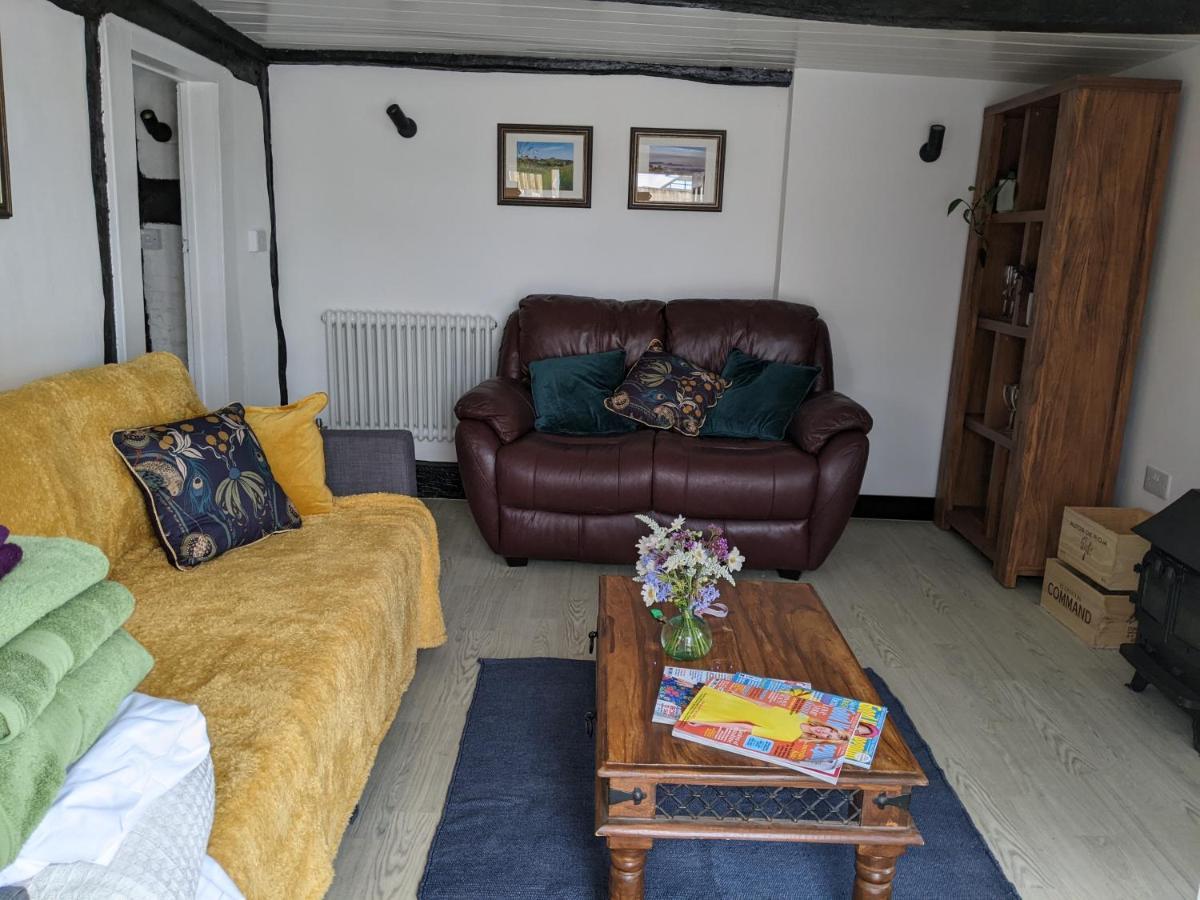 Characterful 2 bed cottage, quiet village setting Ashleworth Esterno foto