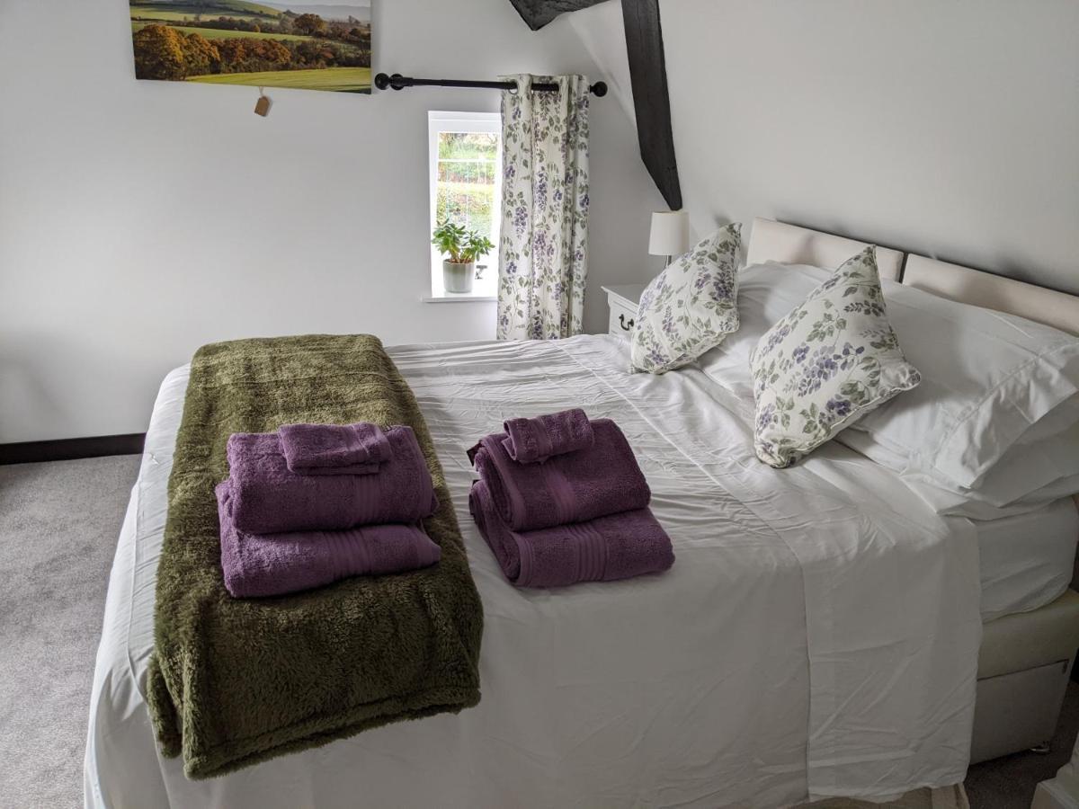 Characterful 2 bed cottage, quiet village setting Ashleworth Esterno foto