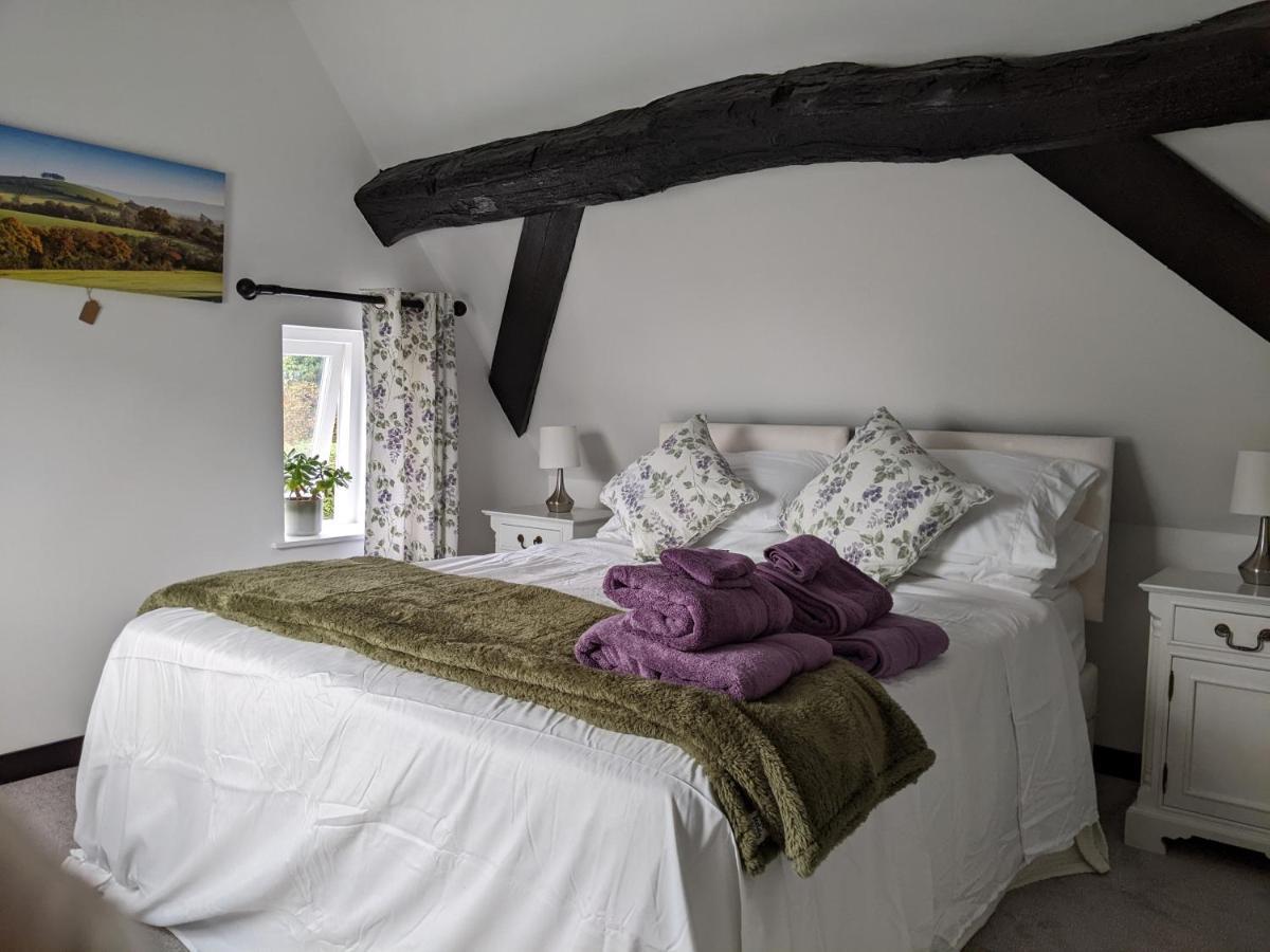 Characterful 2 bed cottage, quiet village setting Ashleworth Esterno foto