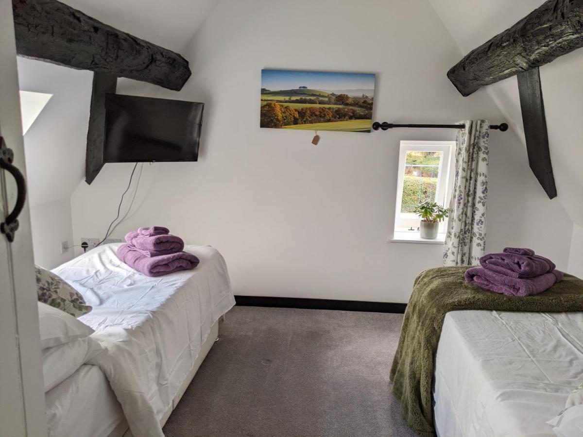 Characterful 2 bed cottage, quiet village setting Ashleworth Esterno foto
